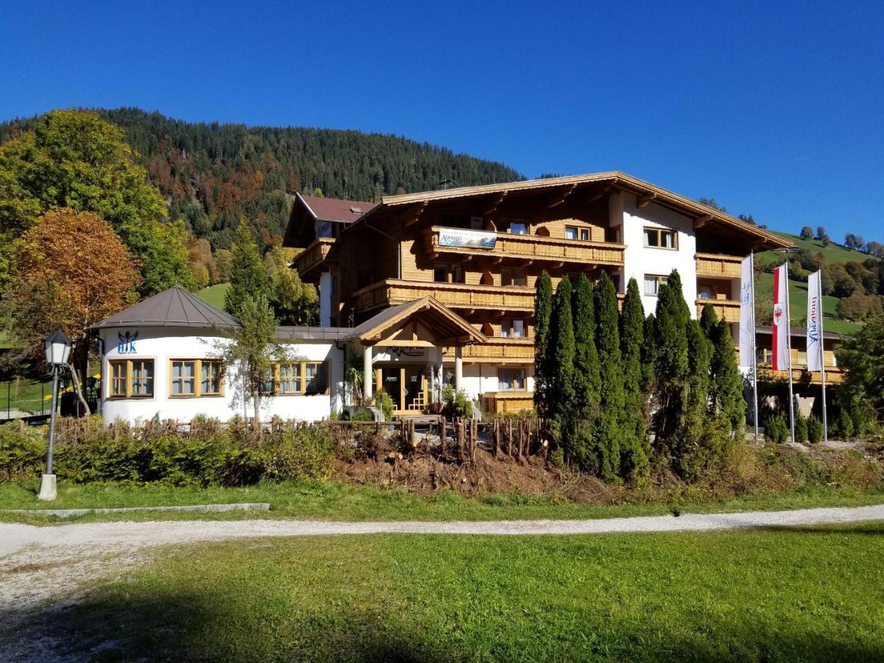 Alpenhotel Wildschoenau B&B Bagian luar foto